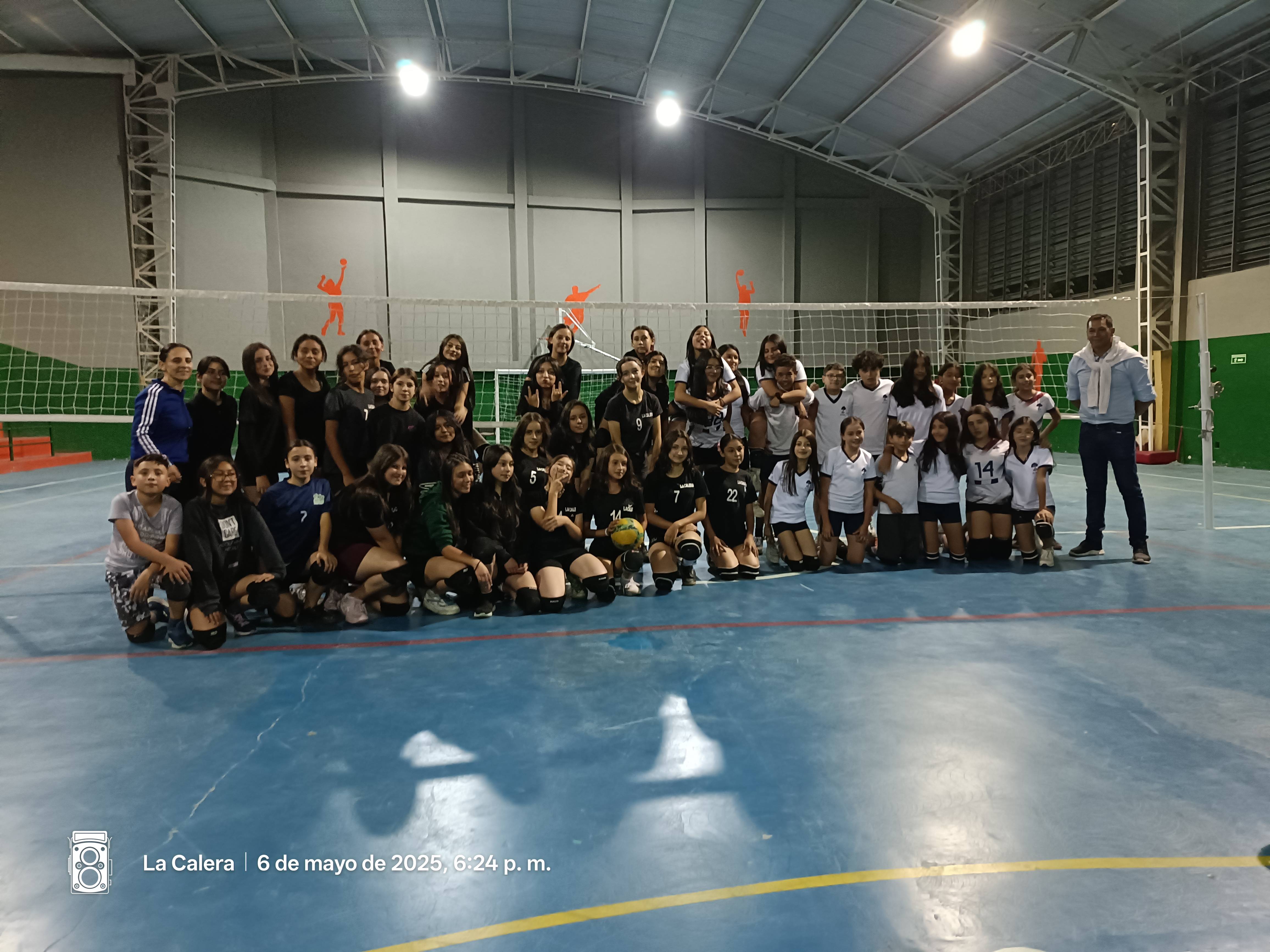 INTERCAMBIO CON EL EQUIPO DEL COLEGIO LOS ARRAYANES, CATEGORIA PREJUVENIL 2012-2013 E.F.D VOLEIBOL.